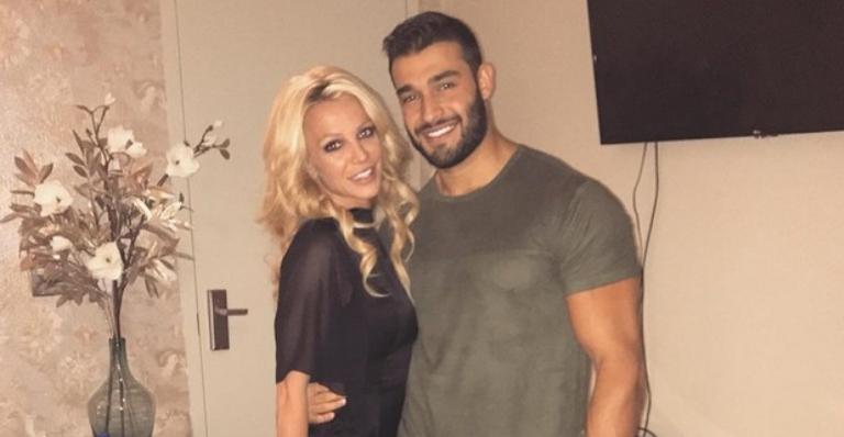 Britney Spears aumenta rumores de noivado após clique suspeito
