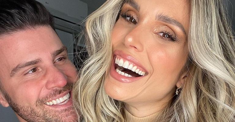 Flávia Viana faz surpresa romântica ao marido, Marcelo Zangrandi: ”Meu amor”