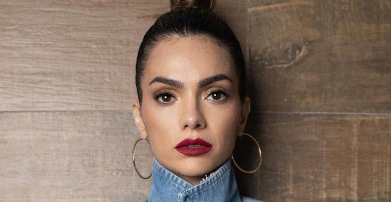 Aos 38 anos, Kelly Key posta cliques com look all white e recebe chuva de elogios