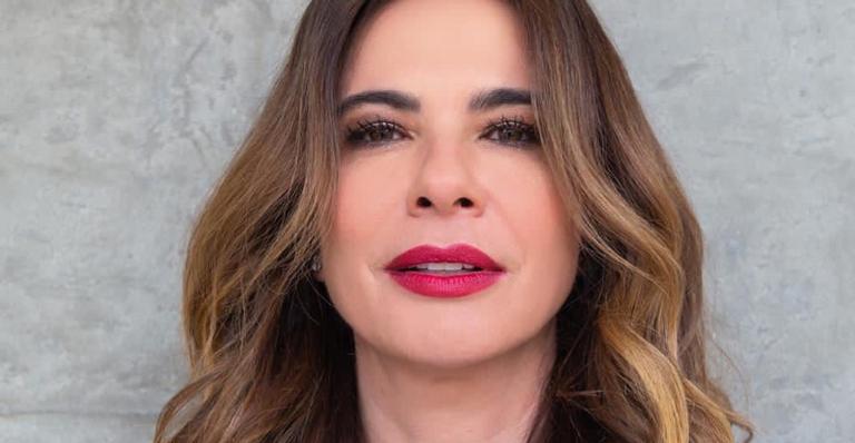 Luciana Gimenez reclama do preço de táxi em NY: ”Só ando de metrô”
