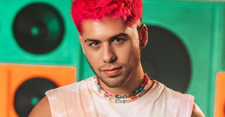 Zé Felipe agradece apoio dos fãs e celebra sucesso com ‘Senta Danada’: ”Amo vocês”