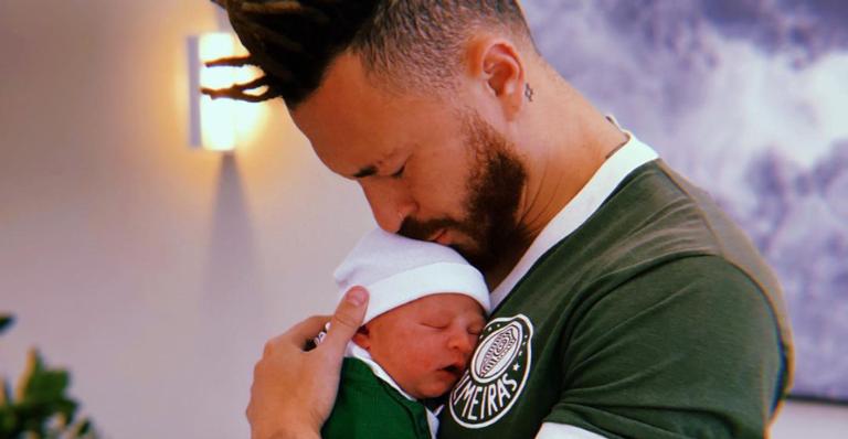 Fred compartilha clique perfeito com o filho e se derrete: ”Não aguentei a fofura”