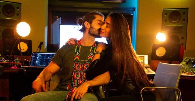 Romana Novais presta homenagem para Alok após viagem especial: ”Amo fazer parte das suas loucuras”