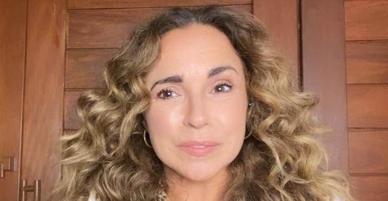 Daniela Mercury toma segunda dose da vacina contra covid-19: ”Esperança em nós brasileiros”