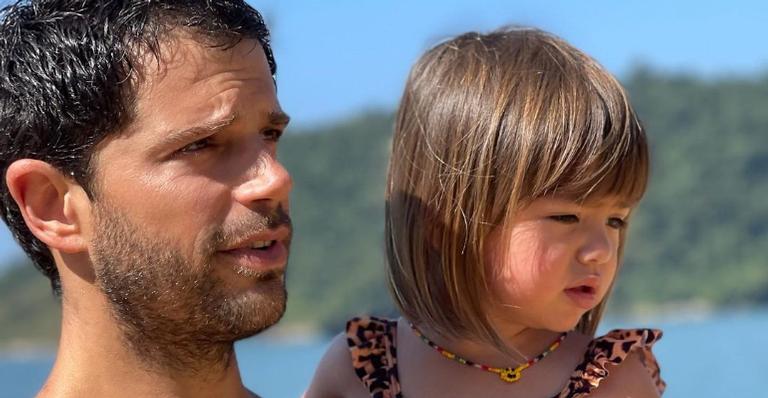 Duda Nagle publica vídeo divertido de ‘bom dia’ com a filha, Zoe: ”Que dupla”