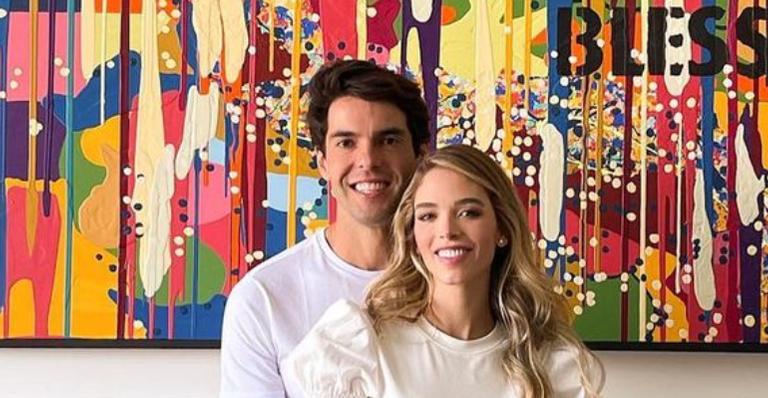 Carol Dias se derrete pelo maridão, Kaká: ”O mais lindo do mundo!”