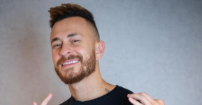 Fred celebra nas redes ao receber a vacina contra a Covid-19: ”Início de um alívio”