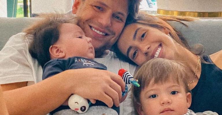 Em clique com a família, Gabi Brandt não descarta ter mais um filho e fãs vão à loucura