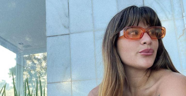 Giulia Costa esbanja curvas impecáveis durante passeio de quadriciclo no Ceará