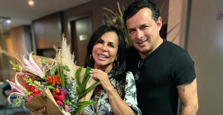 Gretchen e o maridão esbanjam alto astral ao surgirem dançando nas redes sociais