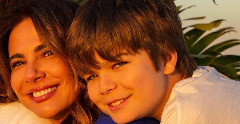Ao final de suas férias com o filho caçula, Luciana Gimenez escreve reflexão sincera sobre ser mãe
