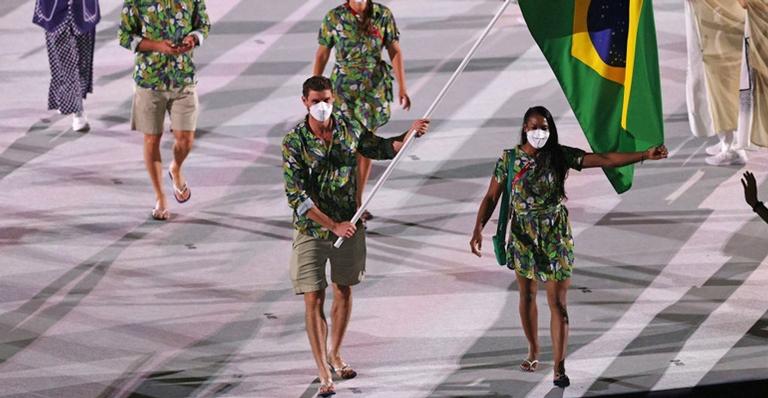 Com direito a samba e chinelo, Brasil brilha na abertura dos Jogos Olímpicos