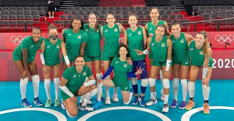 Em Tóquio, seleção brasileira de vôlei feminino faz famoso trend e diverte a web