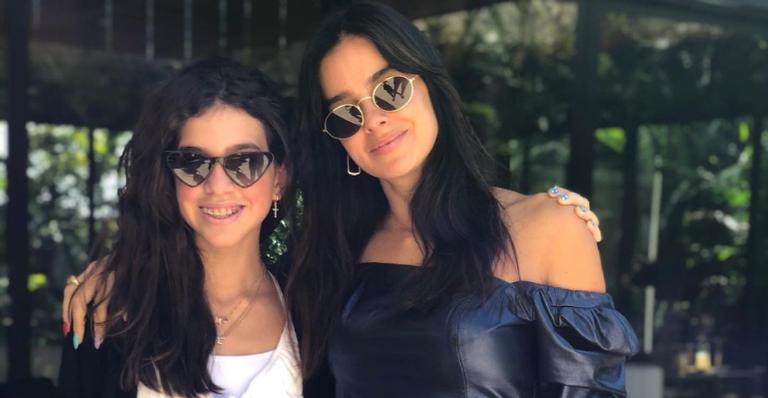 Vera Viel relembra clique da infância e mostra semelhança com a filha, Maria