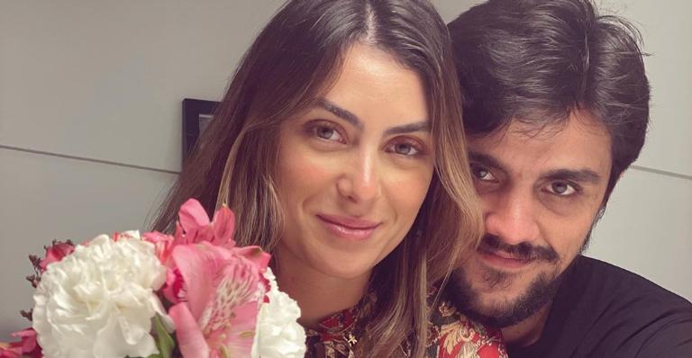 Mariana Uhlmann e Felipe Simas celebram ‘Dia dos Avós’ com clique encantador