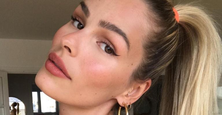 Yasmin Brunet relembra ensaio fotográfico belíssimo e arranca suspiros na web: ”Musa”