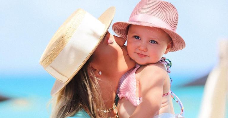 Ana Paula Siebert faz declaração para a filha, Vicky: ”Por ela, com ela, para sempre”