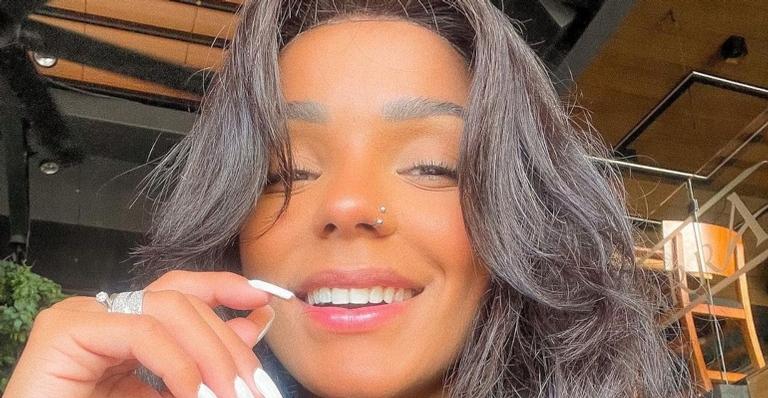 Em Tulum, Brunna Gonçalves se exibe puxando biquíni fininho até o limite e ostenta corpo escultural