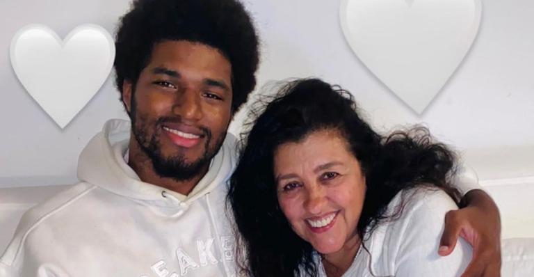 Regina Casé faz linda declaração no aniversário do genro: ”Gargalhada que sacode a casa”