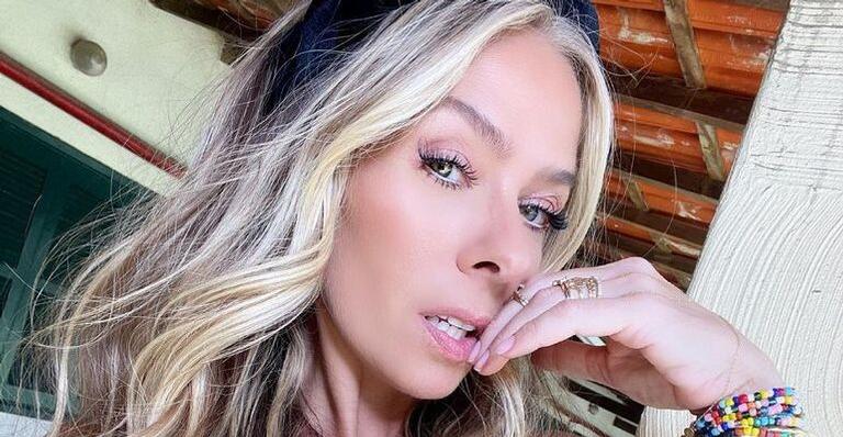 Adriane Galisteu curte férias com o filho e encanta ao mostrá-lo: ”Que foto linda!”