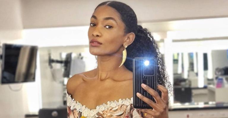 Erika Januza tece elogios às maquiadoras de ‘Verdades Secretas 2’: ”Equipe maravilhosa”