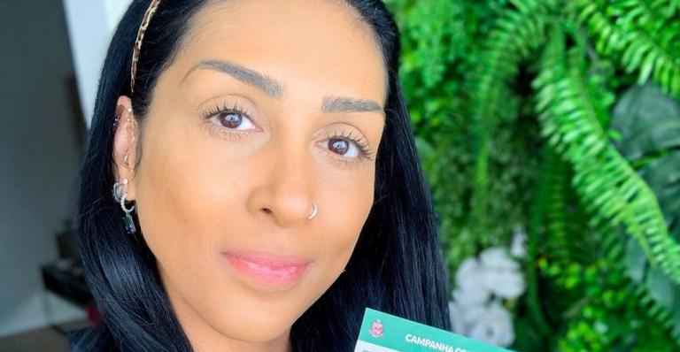 Ex-BBB Amanda Djehdian celebra vacinação contra a Covid-19: ”Uma sensação de alivio”