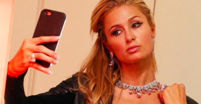 Paris Hilton nega rumores sobre possível gravidez e ironiza: ”De trigêmeos”