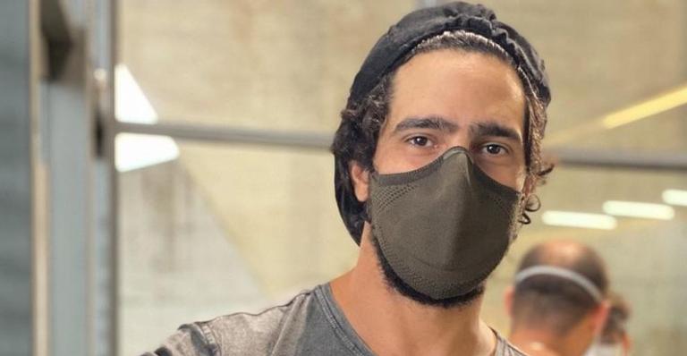 Renato Góes celebra a sua vacinação contra a Covid-19: ”Pelos que não tiveram a oportunidade”
