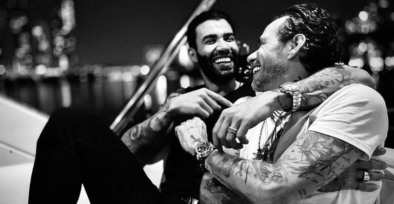 Gusttavo Lima mostra encontro com Marc Anthony em Miami: ”Amigos”