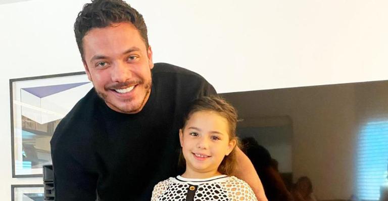 Miss Universo Baby, Sophia Eldo, grava vídeos ao lado de Wesley Safadão