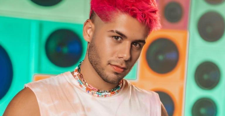 Zé Felipe celebra sucesso estrondoso de ‘Senta Danada’ e agradece fãs: ”Vocês são demais”
