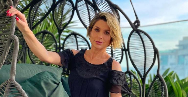 Durante passeio na Amazônia, Flávia Alessandra obtém sucesso em pescaria