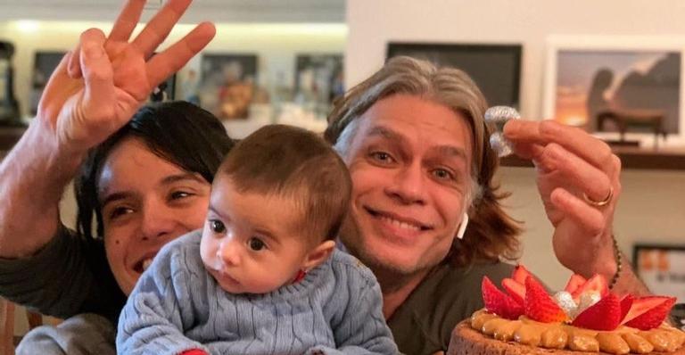 Fábio Assunção e a esposa comemoram 3 meses da filha, Alana: ”Nossa pituca”