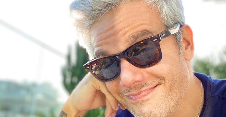Otaviano Costa faz passeio em meio a natureza e brinca: ”Homem das cavernas”