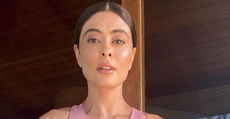 Sem sutiã, Juliana Paes elege body com decote cavadíssimo em clique na luz do sol: ”Sensacional”