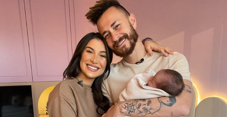Bianca Andrade e Fred fazem tour pelo quartinho do filho, Cris