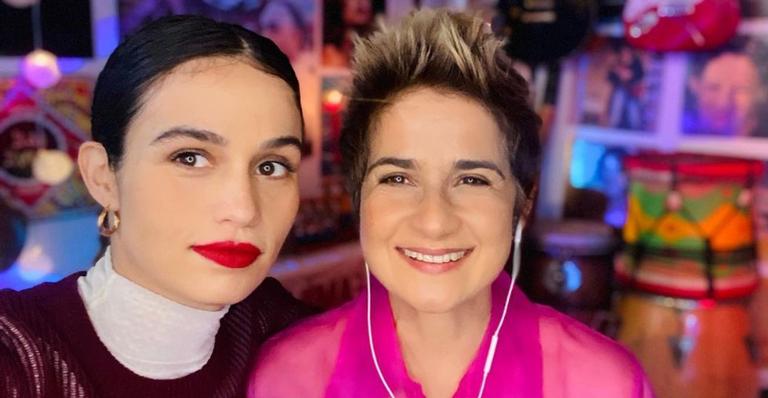 Nanda Costa e Lan Lanh surgem dançando coladinhas e encantam: ”Como são lindas”
