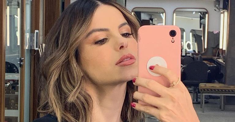 Sthefany Brito é imunizada contra a covid-19 e celebra: ”Nunca me senti tão feliz”