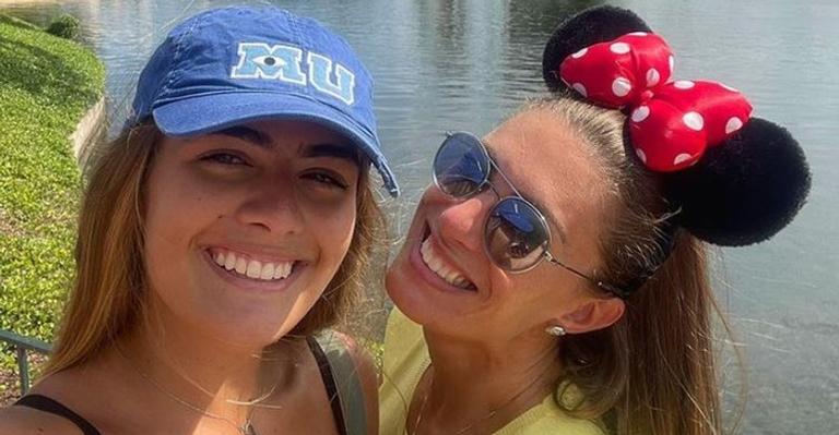 Com mensagem emocionante, Elaine Mickely comemora aniversário de 21 anos da filha, Luma