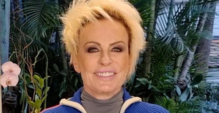 Na Bahia, Ana Maria Braga esbanja corpaço tomando sol com biquíni fininho: ”Que corpão”