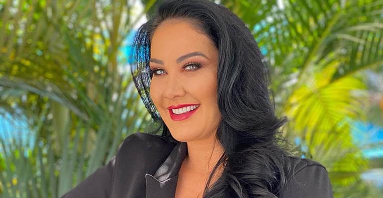 Helen Ganzarolli é clicada com look curtinho e impressiona: ”Gata demais”