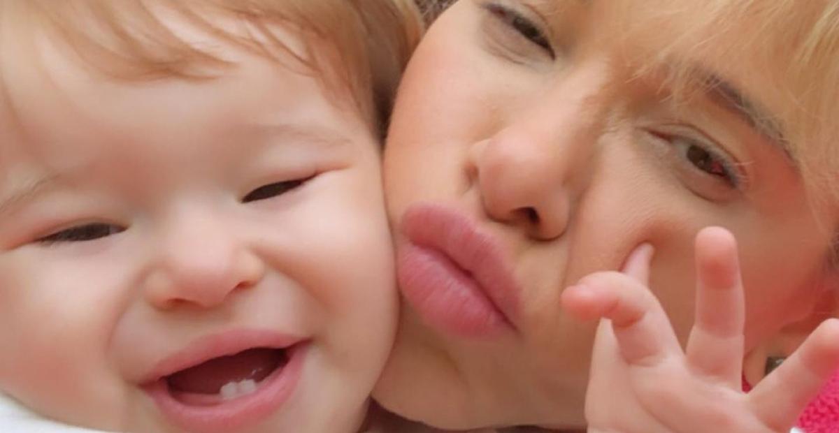 Dany Bananinha celebra primeiro dia da filha na creche: ”Lara me encheu de orgulho”