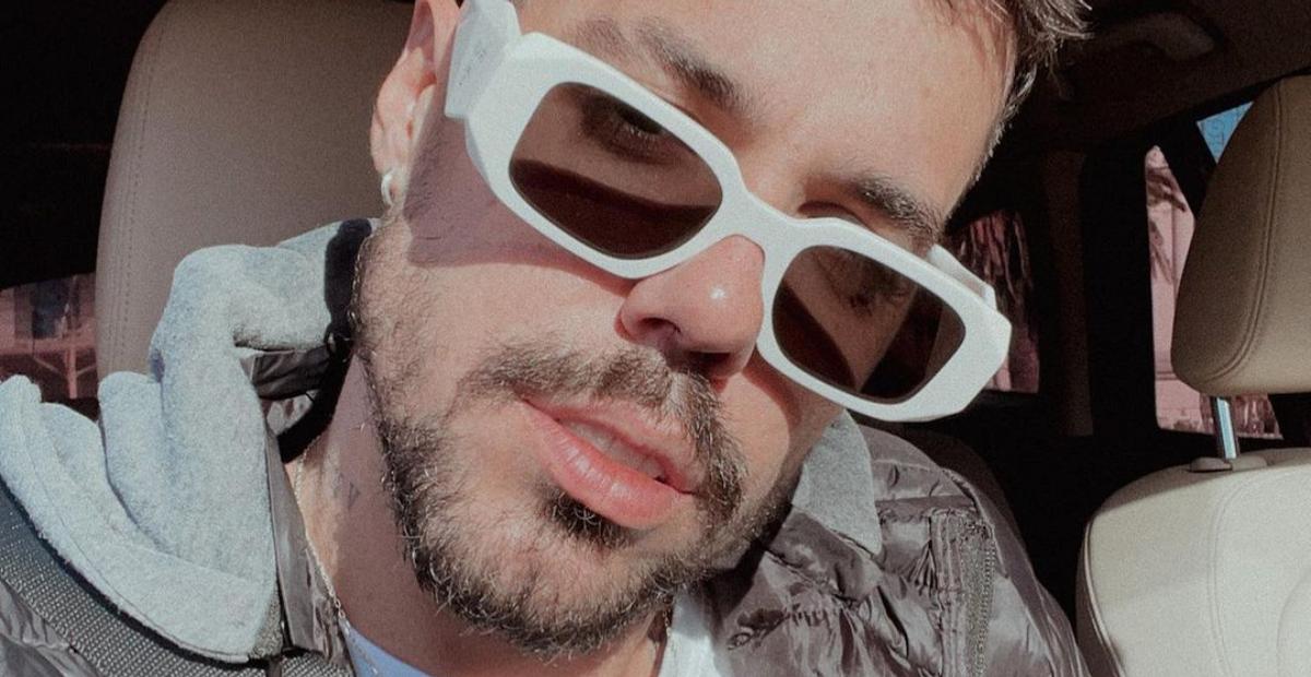 Lipe Ribeiro aproveita férias no litoral de Alagoas e brinca: ”Mó paz”
