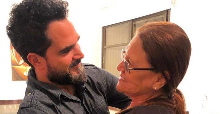 Luciano Camargo celebra aniversário da mãe com linda homenagem: ”Amor em forma de louvor”