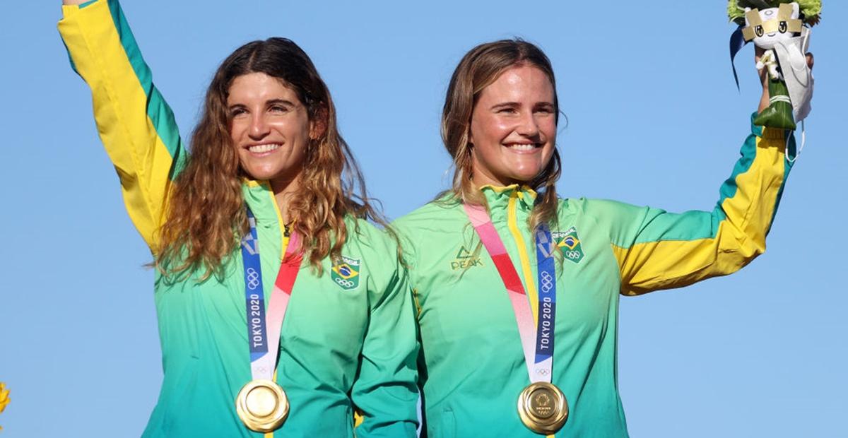 Martine Grael e Kahena Kunze celebram medalha de ouro na vela: ”Estamos muito felizes”