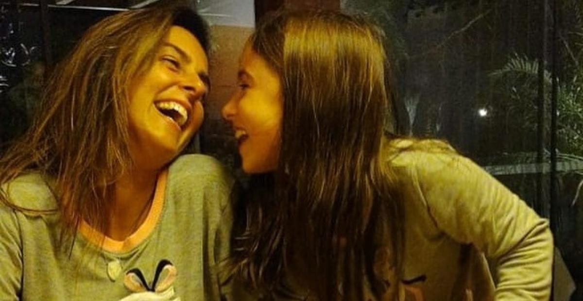 Em Tóquio, Carol Barcellos fala da saudade da filha: ”Conto horas para sorrirmos juntas”