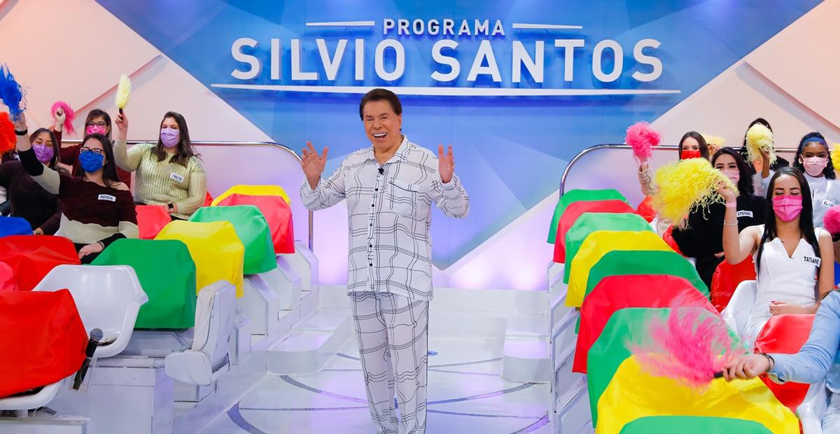 No Dia dos Pais, Silvio Santos irá apresentar ‘Programa Silvio Santos’ de pijama