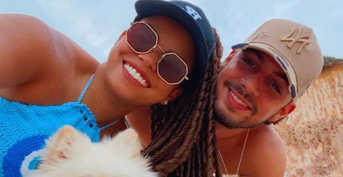 Jeniffer Nascimento e Jean Amorim são vacinados contra covid-19: ”Bom dia com alegria”