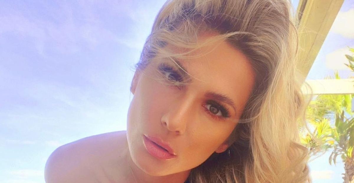Em Malibu, Lívia Andrade aposta em biquíni fininho super cavado e para tudo com corpaço: ”Deusa!”