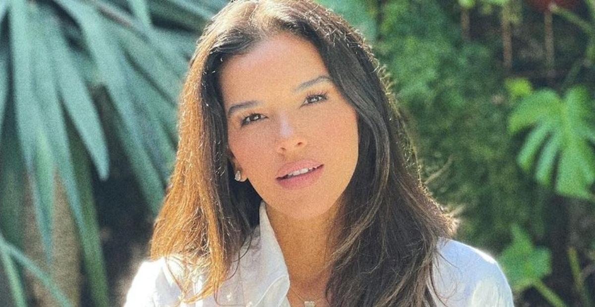 Mariana Rios posta clique de 35 anos atrás e é elogiada ao reproduzir foto: ”Linda desde sempre”